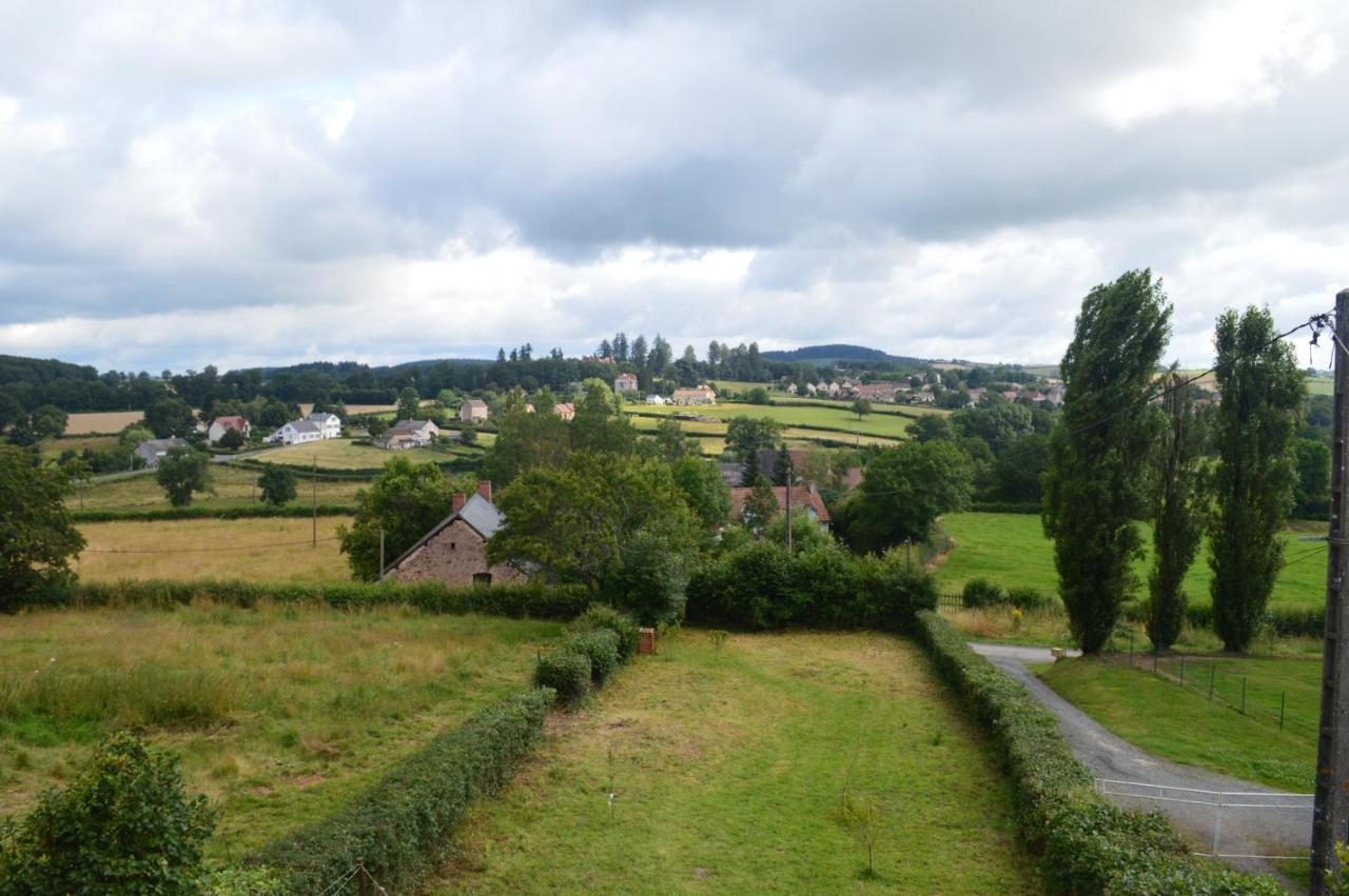 Domaine Du Pavillon Gite 15 Personnes Issy-l'Eveque Exteriér fotografie