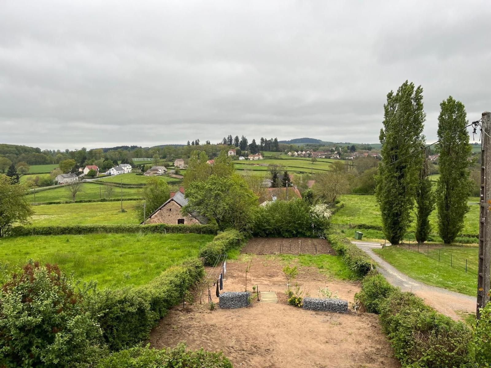 Domaine Du Pavillon Gite 15 Personnes Issy-l'Eveque Exteriér fotografie